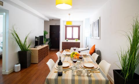 Prestige Premium Apartment with FREE Parking - Malaga Center Apartment in Malaga