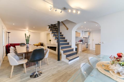 Property building, Living room