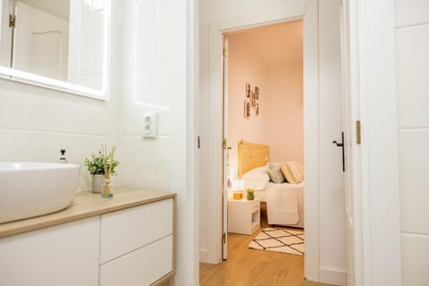 Bed, Bathroom