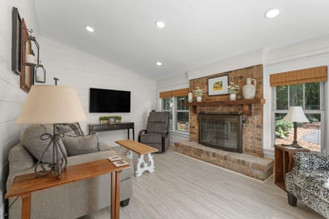 White Pine Cottage - Close to the Blue Mile House in Statesboro