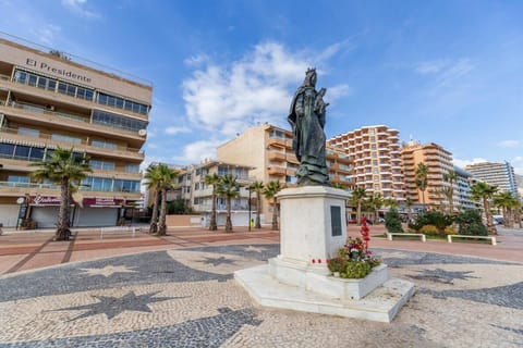 Executive Apartment with Balcony - High-End Paseo Marítimo Fuengirola Apartment in Fuengirola