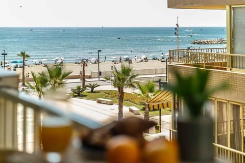 Exclusive Deluxe Apartment - Fuengirola Beachfront Apartment in Fuengirola