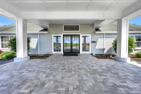 Facade/entrance