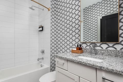 Beautiful 3BD Home Villa with 2 Story Rooftop for House in East Nashville