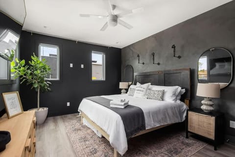 Beautiful 3BD Home Villa with 2 Story Rooftop for House in East Nashville