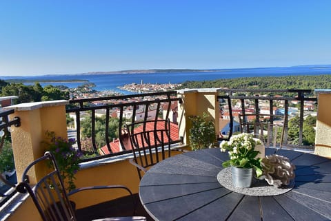 City view, Landmark view, Sea view
