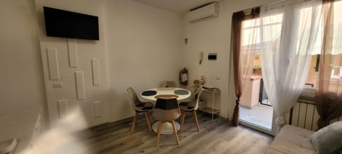 Dining area, air conditioner