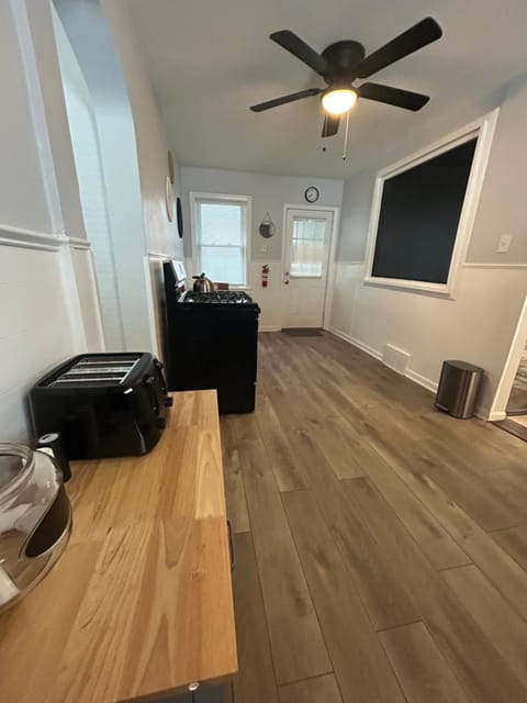 Gorge Side Getaway 3 Bedrooms House in Niagara Falls