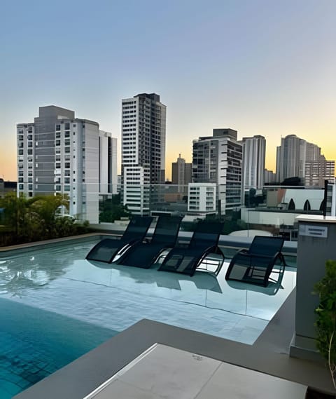 Property building, Day, Bird's eye view, Solarium, Balcony/Terrace, Spa and wellness centre/facilities, On site, City view, Pool view, Swimming pool, Swimming pool, Sunset, sunbed