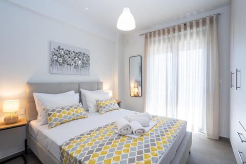 Bed, Bedroom, towels, wardrobe