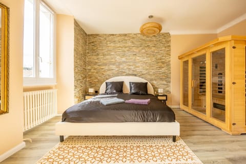 Bed, Sauna, Sauna, Photo of the whole room, Bedroom, towels, wardrobe