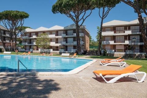 Property building, Pool view