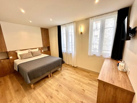 Bed, Photo of the whole room, Bedroom, hair dresser