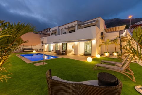 Night, Garden, Garden, Garden view, sunbed