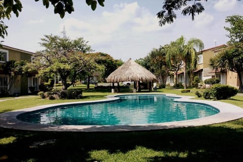 Spring, Garden, Swimming pool, Swimming pool