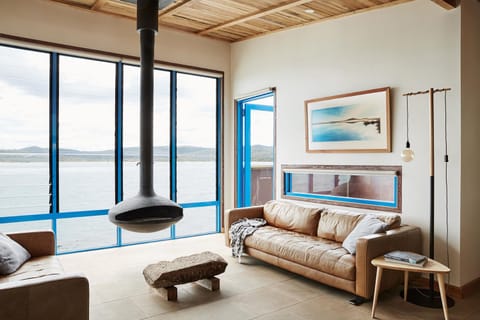 Picnic Island Resort in Freycinet