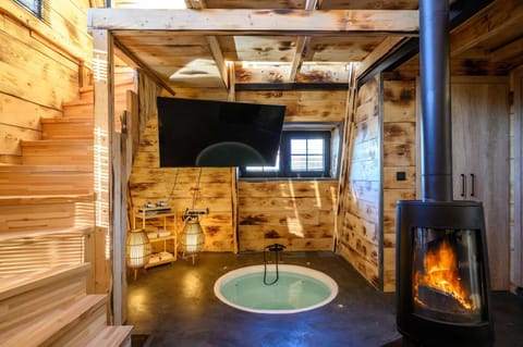 A-Home Villa, Private Pool & Jetted Tub Oasis House in Heraklion