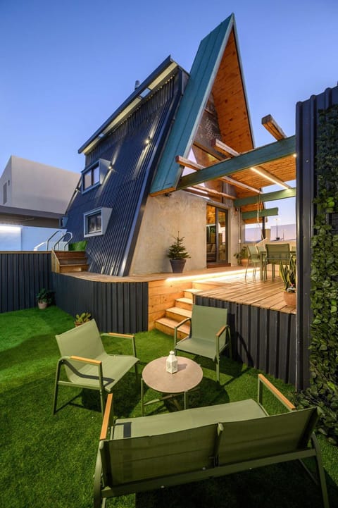 A-Home Villa, Private Pool & Jetted Tub Oasis House in Heraklion