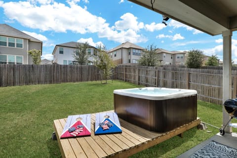 Hot Tub Getaway Game Room Office Yard BBQ WiFi House in San Antonio