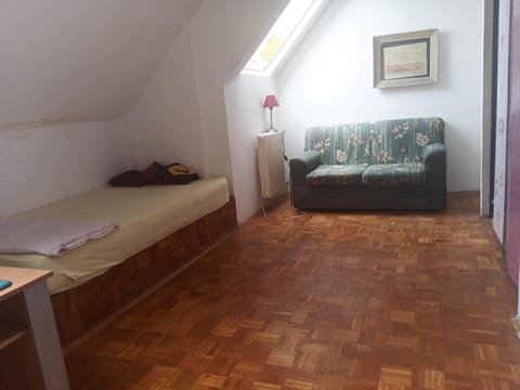 Bed, Photo of the whole room, Seating area, Bedroom