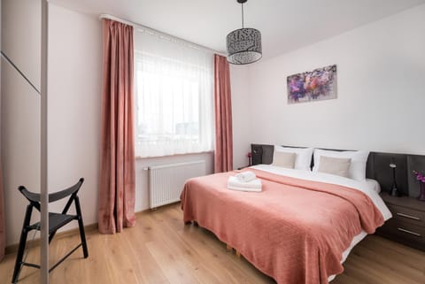 Bed, Photo of the whole room, Bedroom, internet