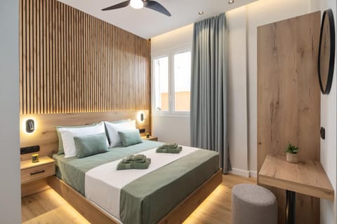 Bed, Bedroom, towels, wardrobe