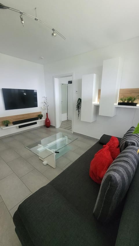 TV and multimedia, Living room, Photo of the whole room, Seating area