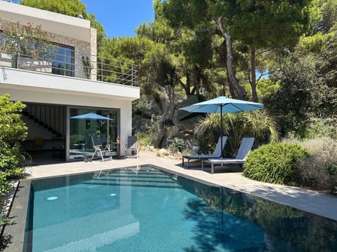 Property building, Garden, Pool view