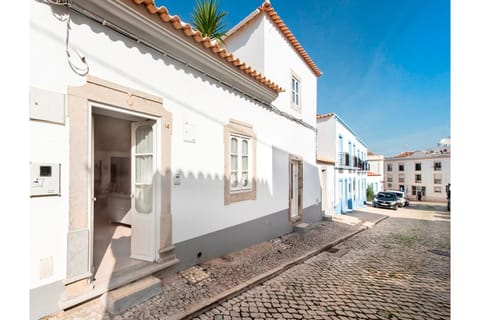 Property building, Facade/entrance, Off site