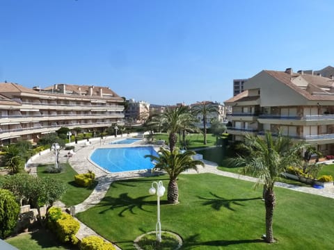 Property building, Garden, Garden, Swimming pool