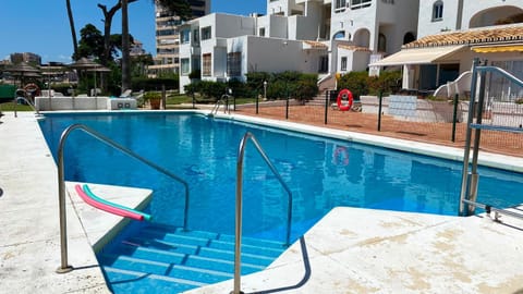 Off site, Swimming pool, sunbed