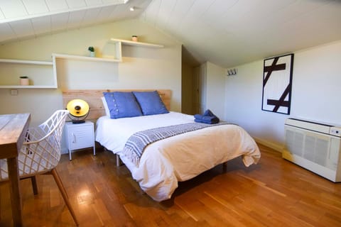 Bed, Photo of the whole room, Bedroom, towels, air conditioner