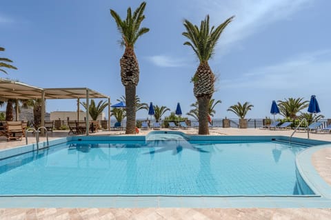 Restaurant/places to eat, Day, Pool view, Swimming pool, Breakfast, sunbed