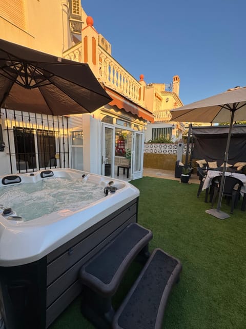 Garden, Hot Tub, Hot Tub, Balcony/Terrace