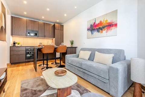 View (from property/room), Seating area, Dining area, stove