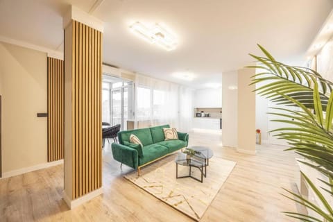 Living room, Photo of the whole room, Seating area