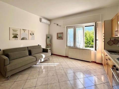 Civico 20, Quiet Cozy Studio Air Condition Apartment in Mandello del Lario