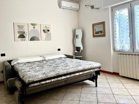 Civico 20, Quiet Cozy Studio Air Condition Apartment in Mandello del Lario