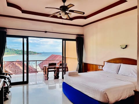 View (from property/room), Balcony/Terrace, Bedroom