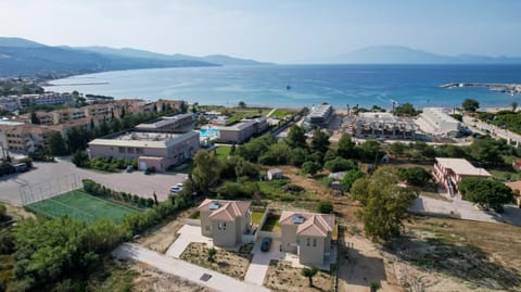 Property building, Day, Neighbourhood, Natural landscape, Mountain view, Sea view