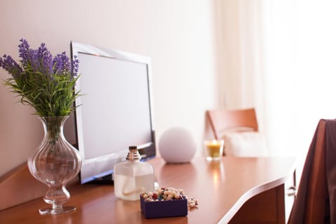 Photo of the whole room, Decorative detail