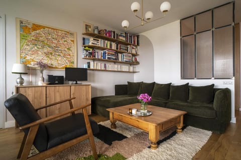 Family nest with Sacré-Coeur and Eiffel Tower view Apartment in Paris