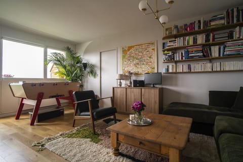 Family nest with Sacré-Coeur and Eiffel Tower view Apartment in Paris