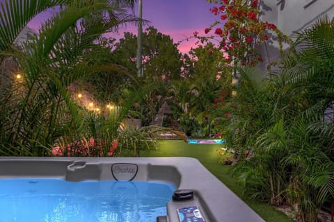 The Purple Paradise PoolHot Tub Little Havana Villa in Miami