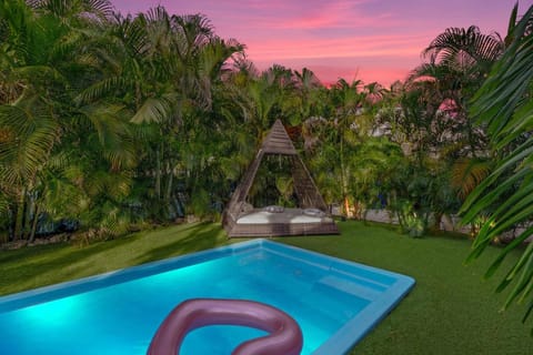 The Purple Paradise PoolHot Tub Little Havana Villa in Miami