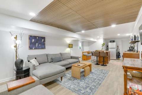 2 Mi to Logan Square Pet-Friendly Urban Oasis! Apartment in Chicago