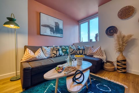 Communal lounge/ TV room, TV and multimedia, Living room, Lounge or bar, Seating area