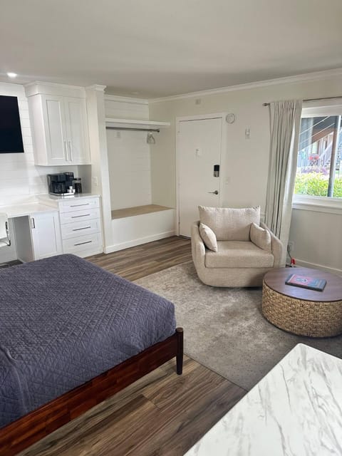 Nashville Studio wpool - Hip Melrose - 8th Ave House in Berry Hill