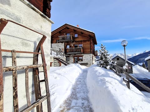 Property building, Winter