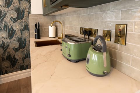 Coffee/tea facilities, Kitchen or kitchenette, toaster